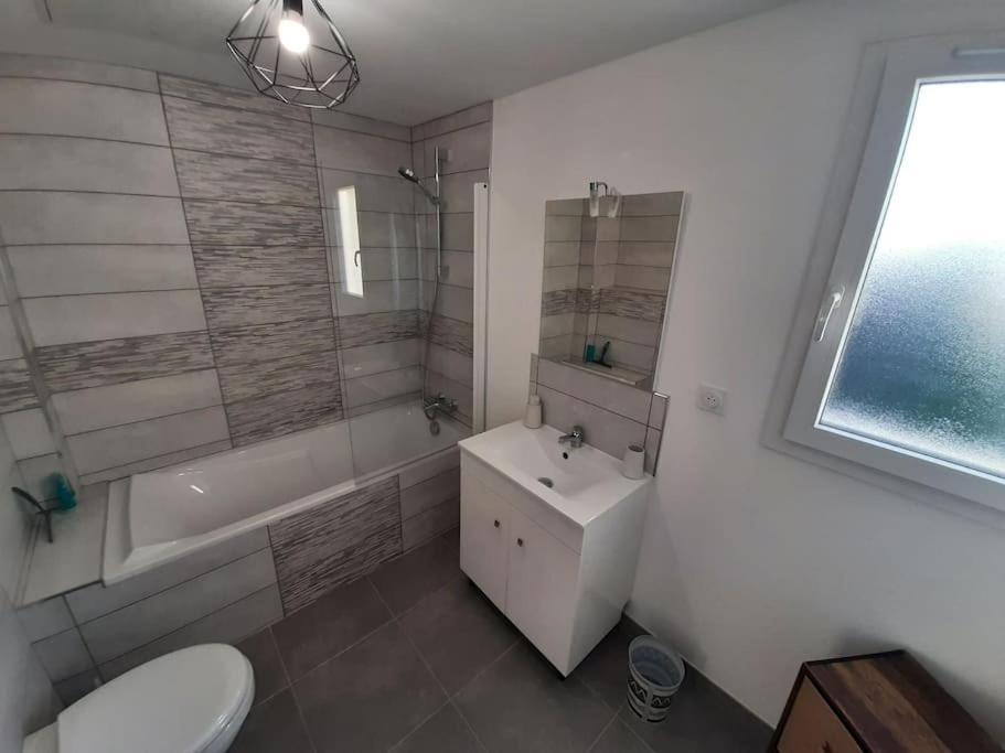 Maison Neuve Tout Equipee Tourville-sur-Odon Kültér fotó